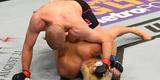 Fotos das lutas e bastidores do UFC em Chicago - Joe Lauzon (bermuda preta) derrotou Takanori Gomi por nocaute tcnico aos 2m37s do primeiro round