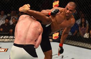 Fotos das lutas e bastidores do UFC em Chicago - Edson Barboza (bermuda preta) derrotou Paul Felder por deciso unnime 