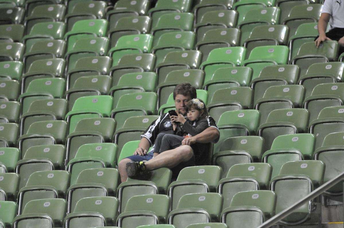 Torcida alvinegra marcou presena no Independncia, em jogo pela 15 rodada do Brasileiro