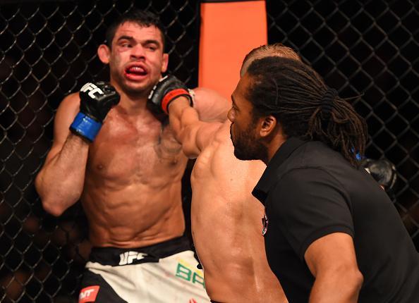 Confira fotos do massacre de TJ Dillashaw sobre Renan Baro no UFC em Chicago