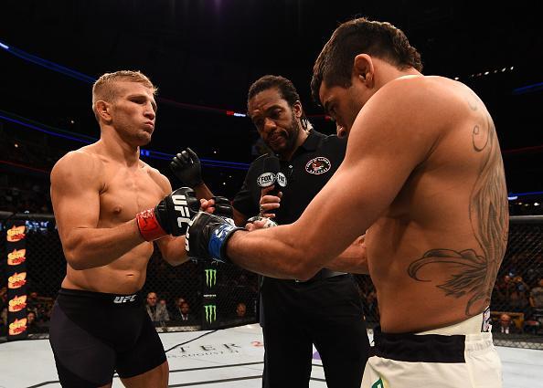 Confira fotos do massacre de TJ Dillashaw sobre Renan Baro no UFC em Chicago