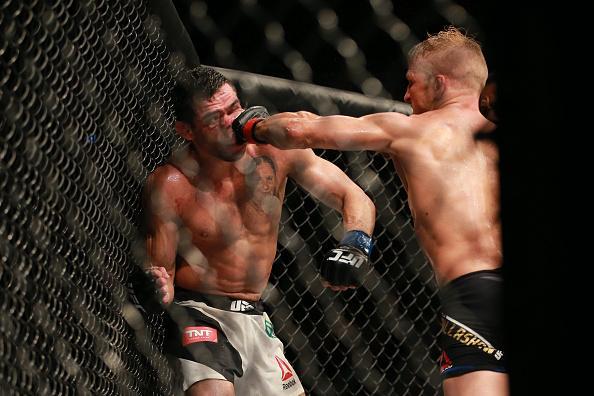 Confira fotos do massacre de TJ Dillashaw sobre Renan Baro no UFC em Chicago