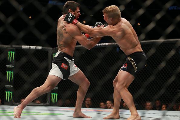 Confira fotos do massacre de TJ Dillashaw sobre Renan Baro no UFC em Chicago