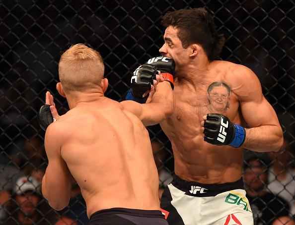 Confira fotos do massacre de TJ Dillashaw sobre Renan Baro no UFC em Chicago