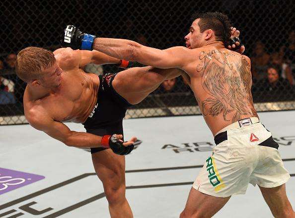 Confira fotos do massacre de TJ Dillashaw sobre Renan Baro no UFC em Chicago