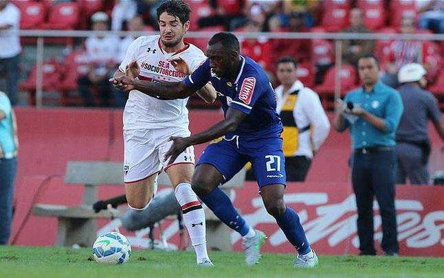 Equipe celeste perdeu mais um jogo sob o comando do tcnico Vanderlei Luxemburgo