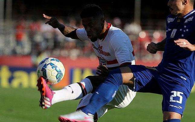 Equipe celeste perdeu mais um jogo sob o comando do tcnico Vanderlei Luxemburgo