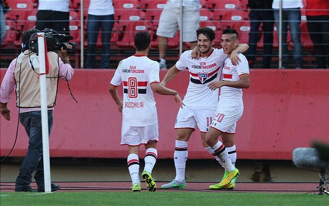 Equipe celeste perdeu mais um jogo sob o comando do tcnico Vanderlei Luxemburgo