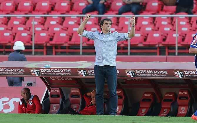 Equipe celeste perdeu mais um jogo sob o comando do tcnico Vanderlei Luxemburgo
