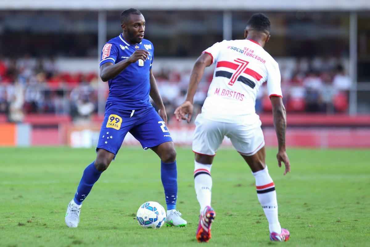 Equipe celeste perdeu mais um jogo sob o comando do tcnico Vanderlei Luxemburgo