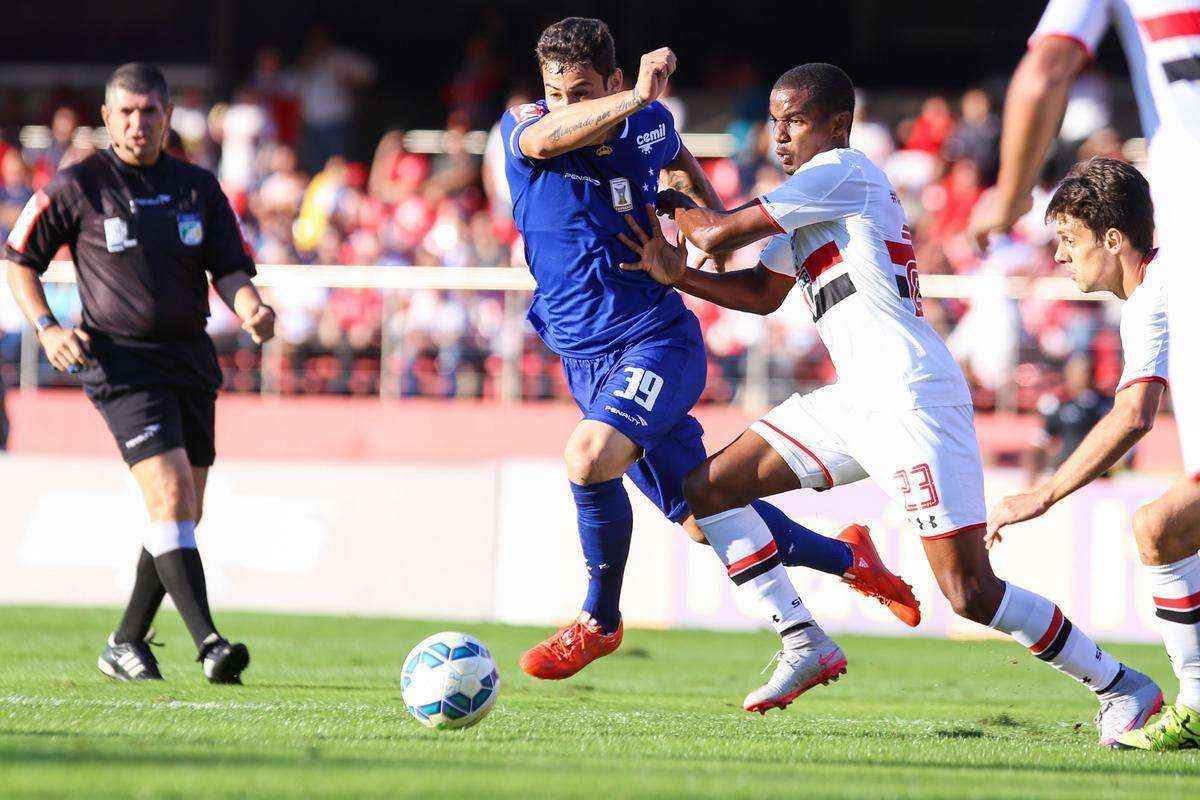 Equipe celeste perdeu mais um jogo sob o comando do tcnico Vanderlei Luxemburgo