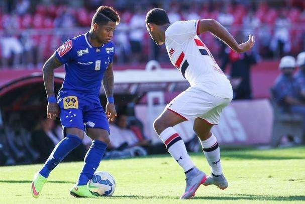 Equipe celeste perdeu mais um jogo sob o comando do tcnico Vanderlei Luxemburgo