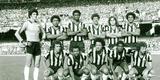 Atlético vice-campeão brasileiro, invicto, de 1977. De pé: João Leite, Márcio, Modesto, Toninho Cerezo, Alves e Vantuir. Agachados: Serginho, Danival, Reinaldo, Paulo Isidoro e Ziza