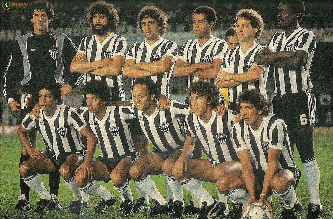 Atlético hexacampeão mineiro em 1983: João Leite, Olivera, Nelinho, Luizinho, Heleno e Miranda, Catatau, Toninho, Reinaldo, Paulinho e Éder