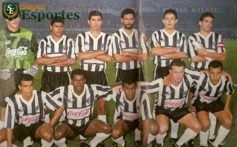 Atlético campeão da Conmebol de 1992: João Leite, Éder Lopes, Alfinete, Luís Eduardo, Ryuler, Paulo Roberto, Sérgio Araújo, Ailton, Moacir, Negrini e Claudinho.