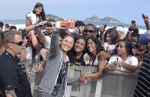 Fotos do treino aberto do UFC 190 em praia do Rio de Janeiro - Ronda Rousey