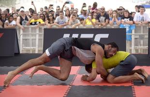 Fotos do treino aberto do UFC 190 em praia do Rio de Janeiro - Rogrio Minotouro