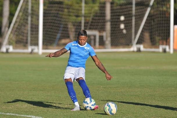 Imagens do treino do Cruzeiro nesta quinta-feira na Toca da Raposa II