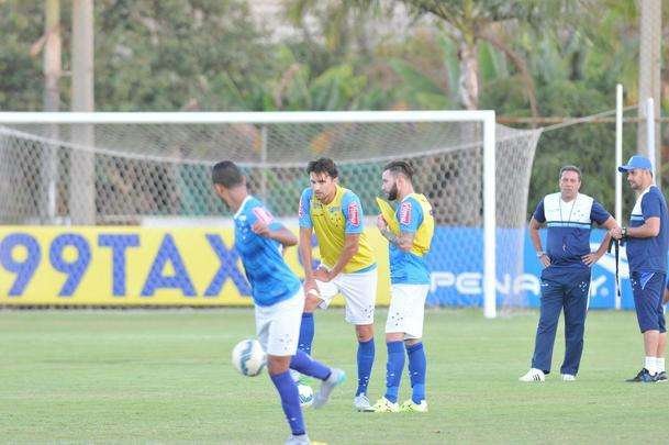 Imagens do treino do Cruzeiro nesta quinta-feira na Toca da Raposa II
