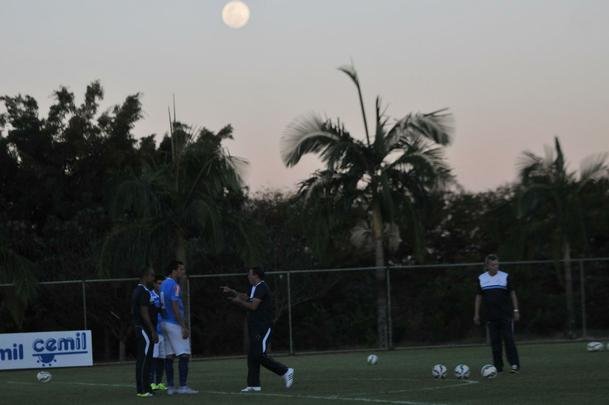Leandro Damio e Vincius Arajo foram orientados pelo ex-atacante Deivid nos chutes a gol