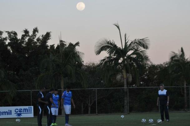 Leandro Damio e Vincius Arajo foram orientados pelo ex-atacante Deivid nos chutes a gol