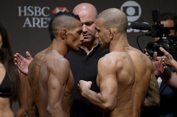 Imagens das encaradas na pesagem oficial do UFC 190 - Iuri Marajo x Leandro Issa 'Brodinho'