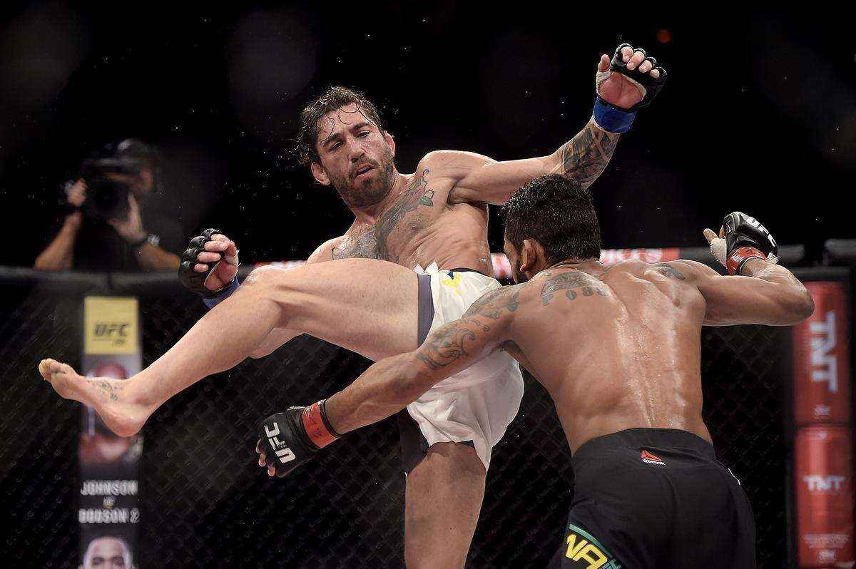 Guido Cannetti (bermuda branca) venceu Hugo 'Wolverine' Viana por deciso unnime 