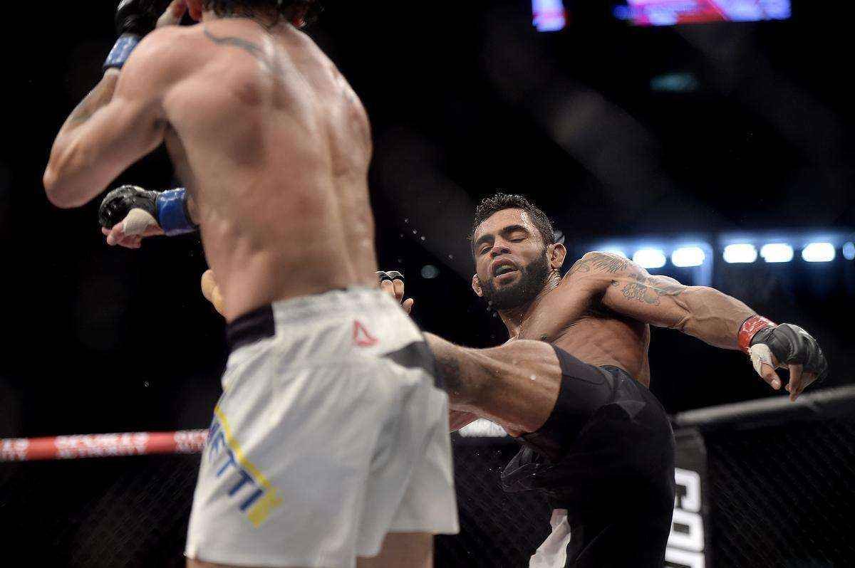 Guido Cannetti (bermuda branca) venceu Hugo 'Wolverine' Viana por deciso unnime 