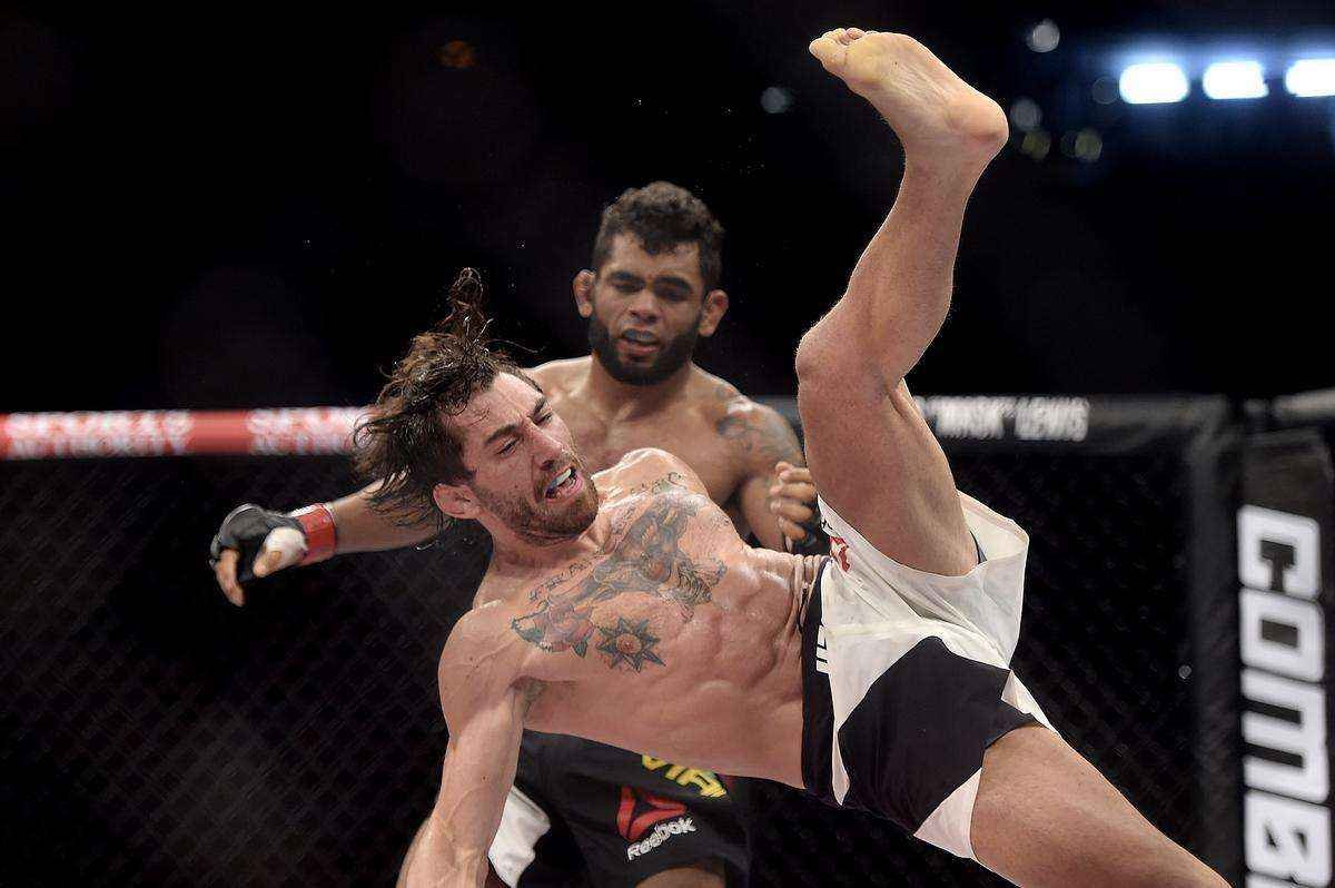 Guido Cannetti (bermuda branca) venceu Hugo 'Wolverine' Viana por deciso unnime 