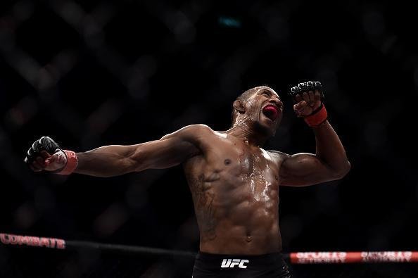 Iuri Maraj (bermuda preta) venceu Leandro Issa Brodinho por deciso unnime