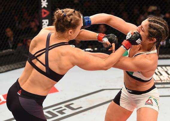 Confira imagens do atropelo de Ronda Rousey sobre Bethe Pitbull