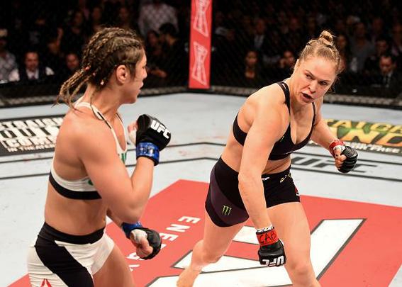 Confira imagens do atropelo de Ronda Rousey sobre Bethe Pitbull