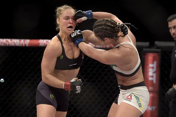 Confira imagens do atropelo de Ronda Rousey sobre Bethe Pitbull