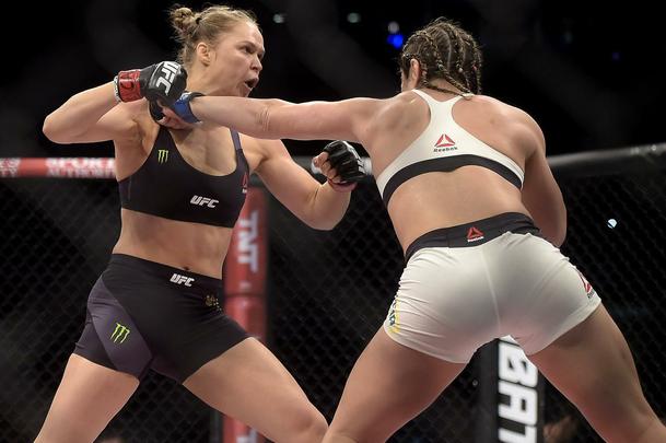 Confira imagens do atropelo de Ronda Rousey sobre Bethe Pitbull