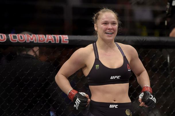 Confira imagens do atropelo de Ronda Rousey sobre Bethe Pitbull