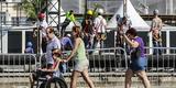 Em Copacabana, uma faixa da Avenida Atlntica foi fechada para a construo de um deque para as provas de triatlo e paratriatlo que acontece neste fim de semana (1 e 2 de agosto)