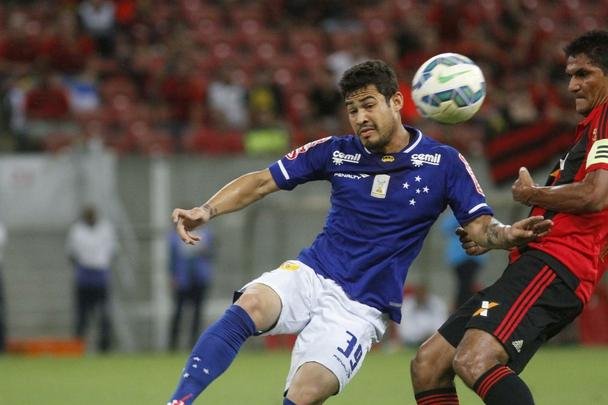 Fotos de Sport x Cruzeiro, na Arena Pernambuco, pela 16 rodada do Campeonato Brasileiro