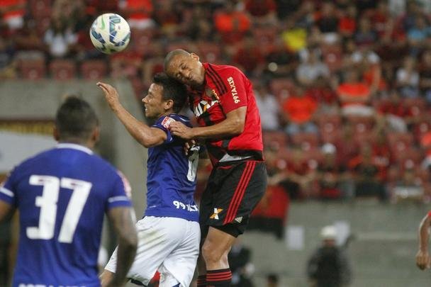 Fotos de Sport x Cruzeiro, na Arena Pernambuco, pela 16 rodada do Campeonato Brasileiro