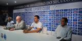 O meia argentino Ariel Cabral, de 27 anos, foi apresentado nesta quarta-feira pelo presidente Gilvan de Pinho Tavares.