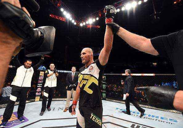 Imagens da vitria de Glover Teixeira sobre Ovince Saint Preux no UFC em Nashville