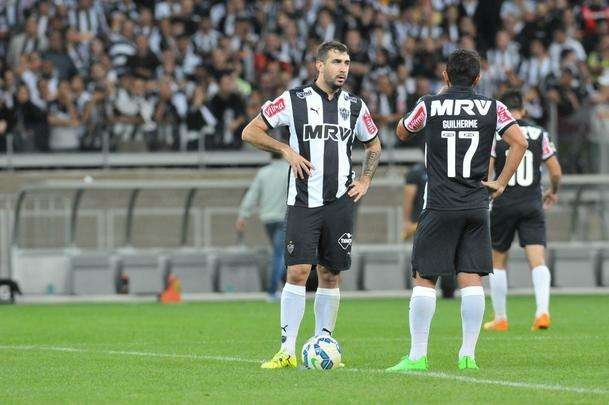 Atltico e Grmio em partida do Campeonato Brasileiro, no Mineiro