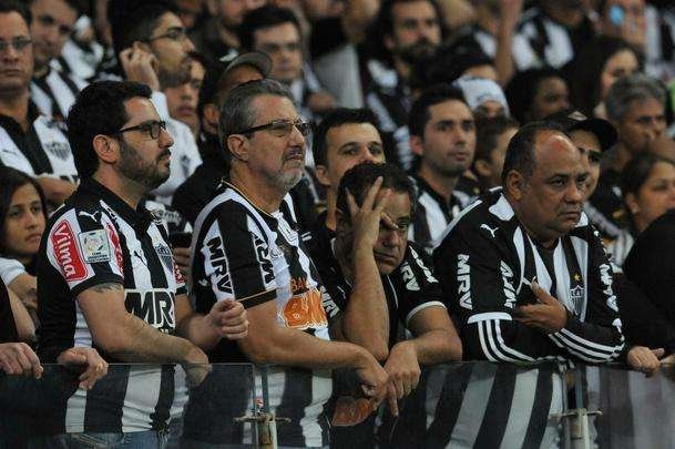 Atltico e Grmio em partida do Campeonato Brasileiro, no Mineiro