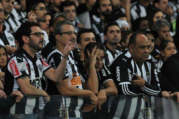 Atltico e Grmio em partida do Campeonato Brasileiro, no Mineiro