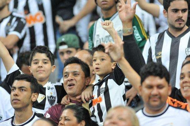 Imagens da torcida alvinegra no confronto contra o Tricolor