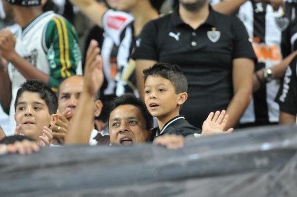 Imagens da torcida alvinegra no confronto contra o Tricolor