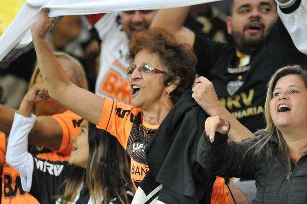 Imagens da torcida alvinegra no confronto contra o Tricolor