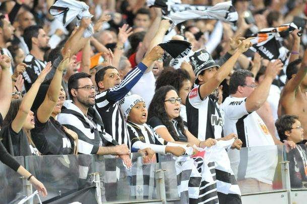 Imagens da torcida alvinegra no confronto contra o Tricolor