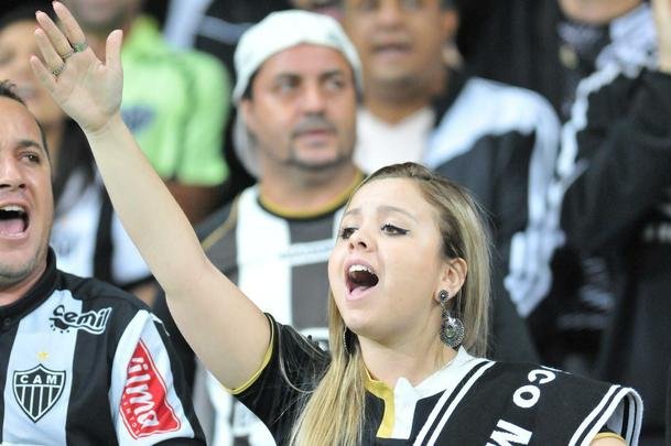 Imagens da torcida alvinegra no confronto contra o Tricolor