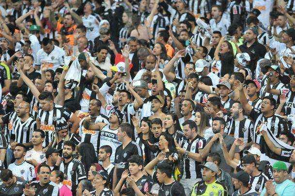 Imagens da torcida alvinegra no confronto contra o Tricolor