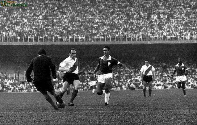 Imagens exclusivas do arquivo do jornal Estado de Minas da partida inaugural do Mineirão, realizada em 5 de setembro de 1965, com vitória da Seleção Mineira por 1 a 0 sobre o River Plate da Argentina. Gol de Buglê.